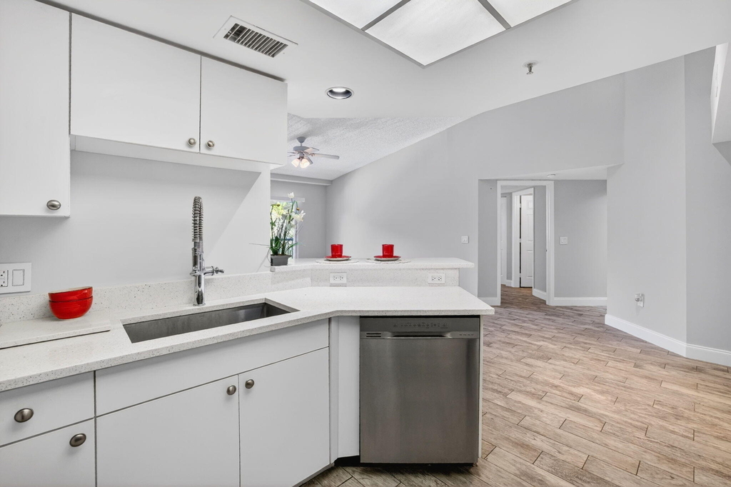 2119 Se 10th Avenue - Photo 22