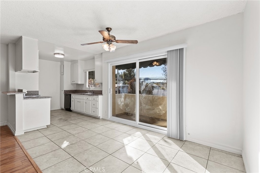 4924 Kester Avenue - Photo 7
