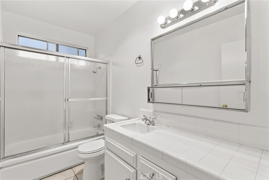 4924 Kester Avenue - Photo 12