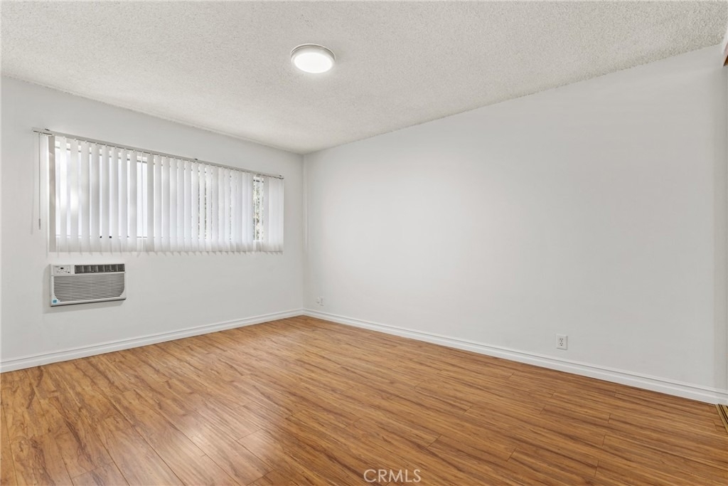 4924 Kester Avenue - Photo 13