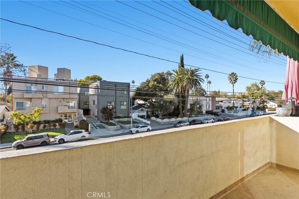 4924 Kester Avenue - Photo 9