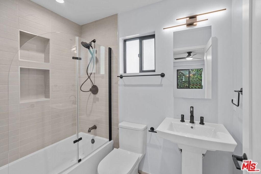 1518 1/4 Stearns Drive - Photo 8