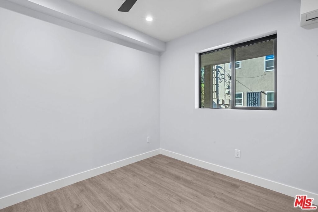 1518 1/4 Stearns Drive - Photo 7
