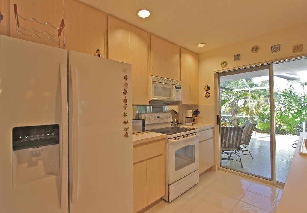 10201 Chapman Oak Court - Photo 8
