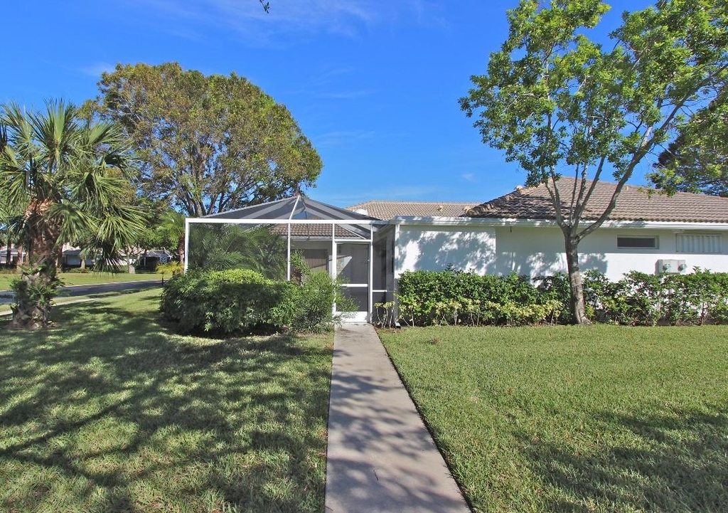 10201 Chapman Oak Court - Photo 2