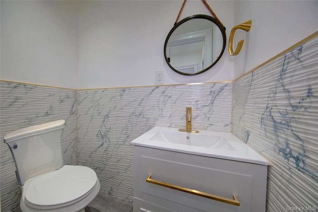 16 Roosevelt Avenue - Photo 8