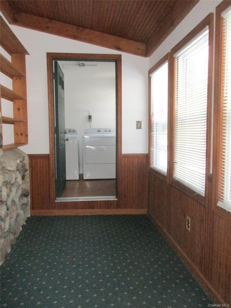 44 1/2 Academy Avenue - Photo 0