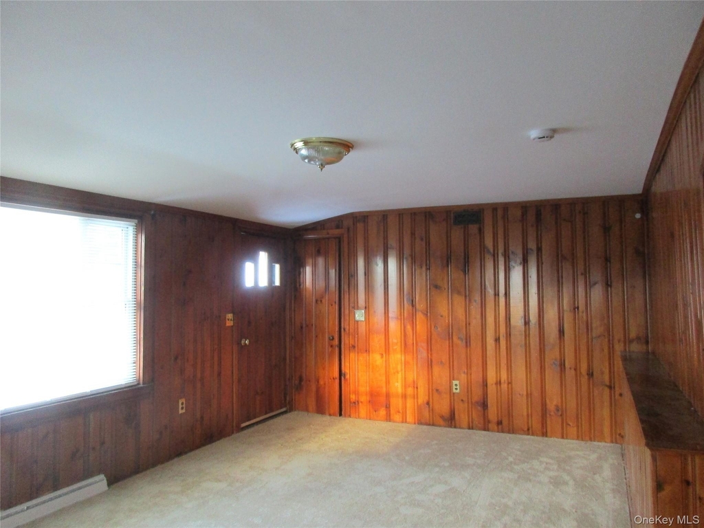 44 1/2 Academy Avenue - Photo 4