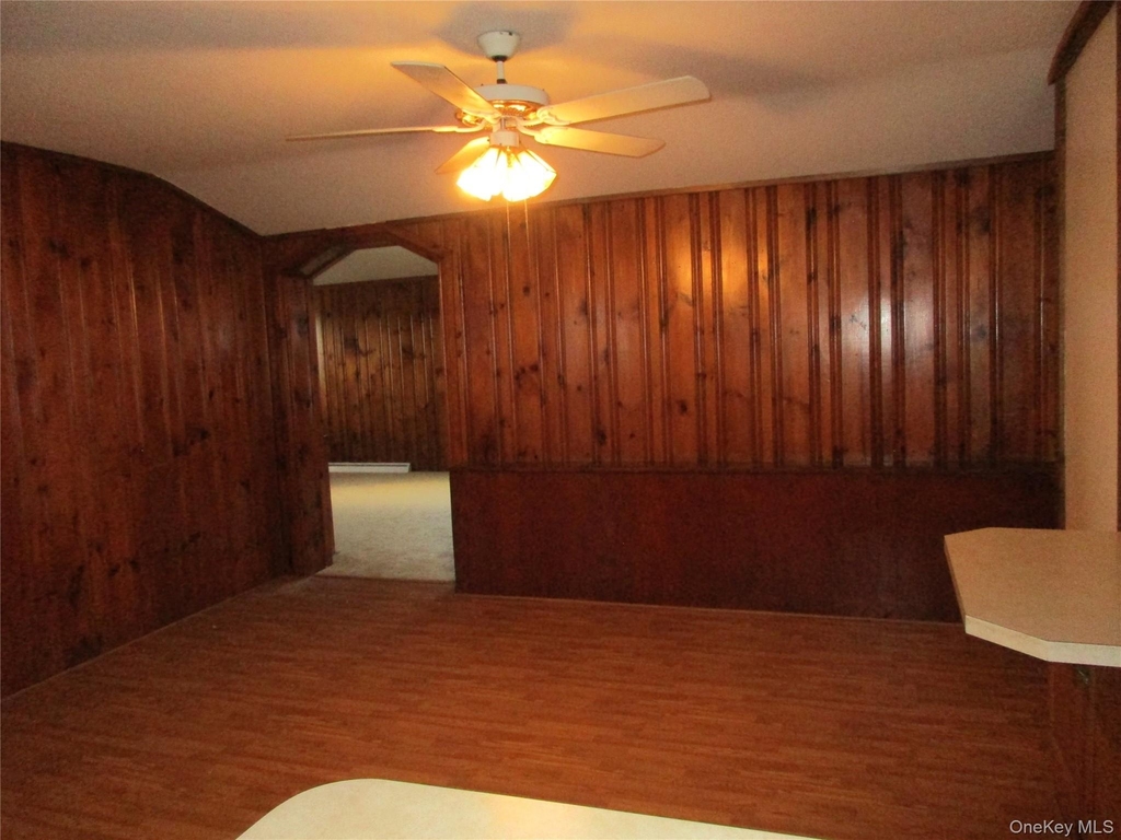 44 1/2 Academy Avenue - Photo 3