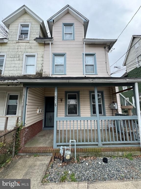 1016 Pine Street - Photo 0