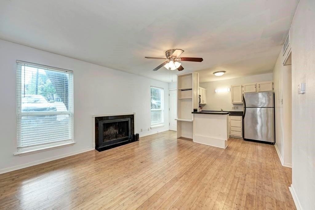 1000 W 26 St - Photo 0