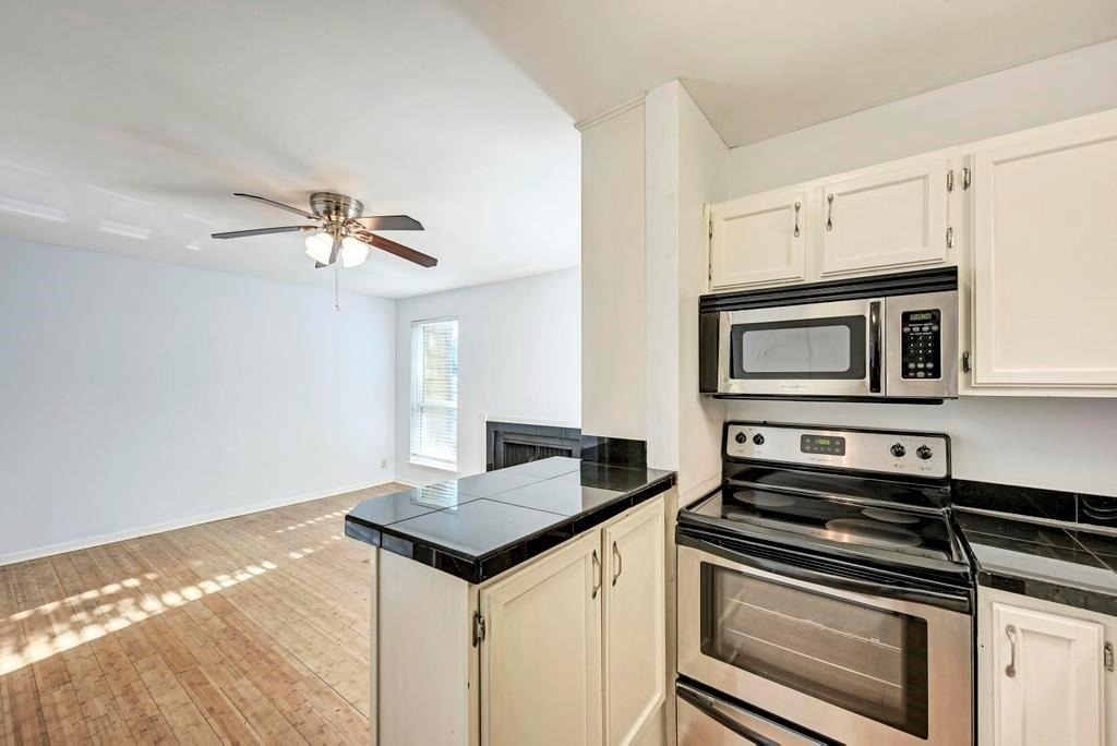 1000 W 26 St - Photo 5