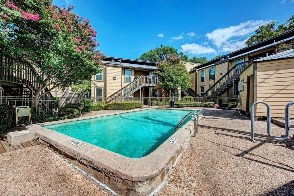 1000 W 26 St - Photo 1