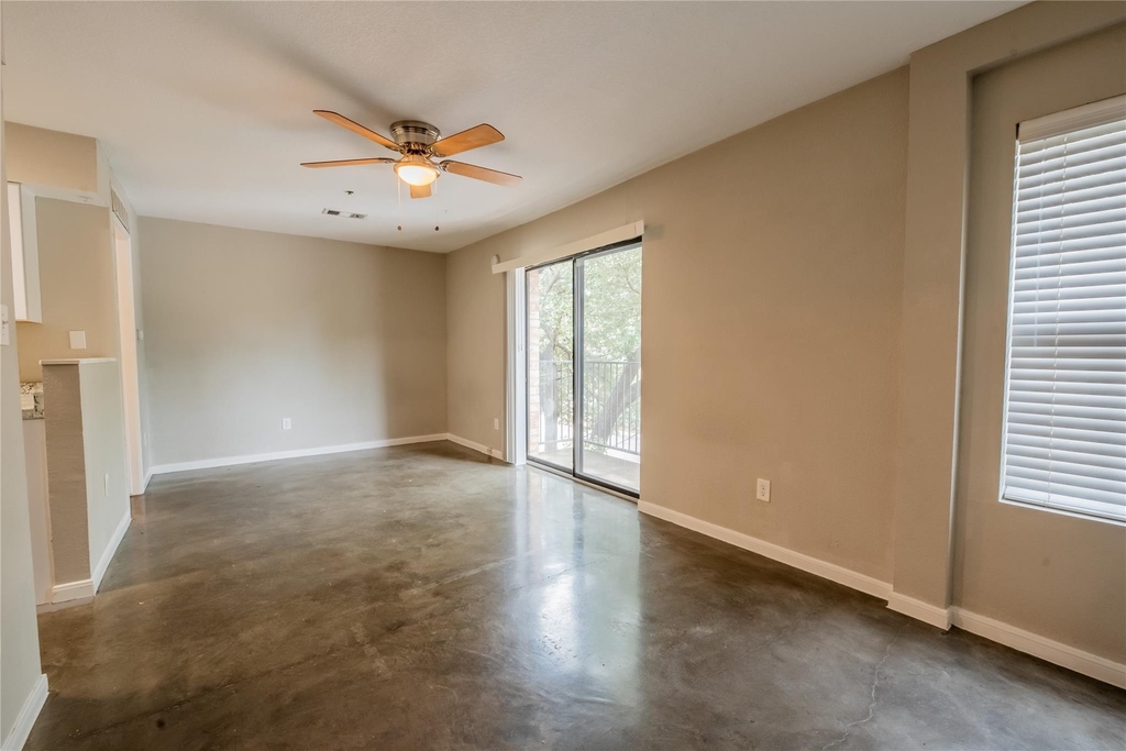 1013 W 23rd St - Photo 0