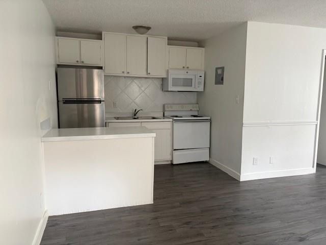 1300 Parker Ln - Photo 2