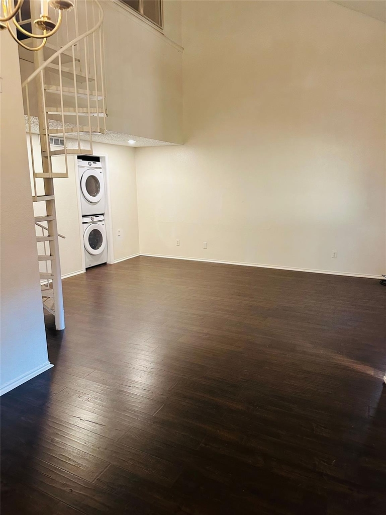 2401 Leon St - Photo 4