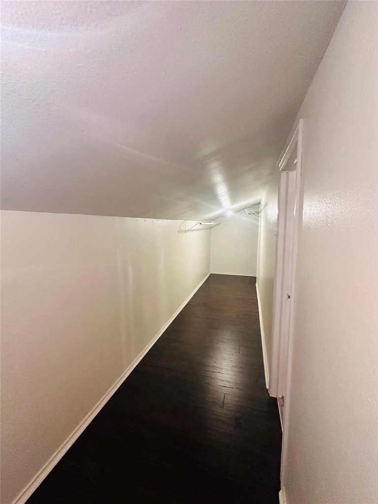 2401 Leon St - Photo 23