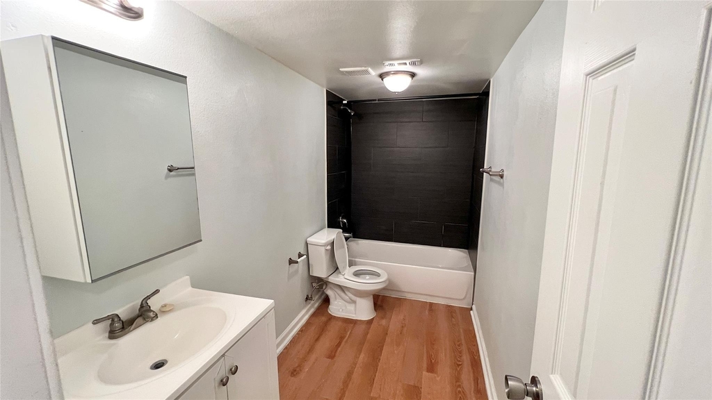 2301 Ohlen Rd - Photo 4