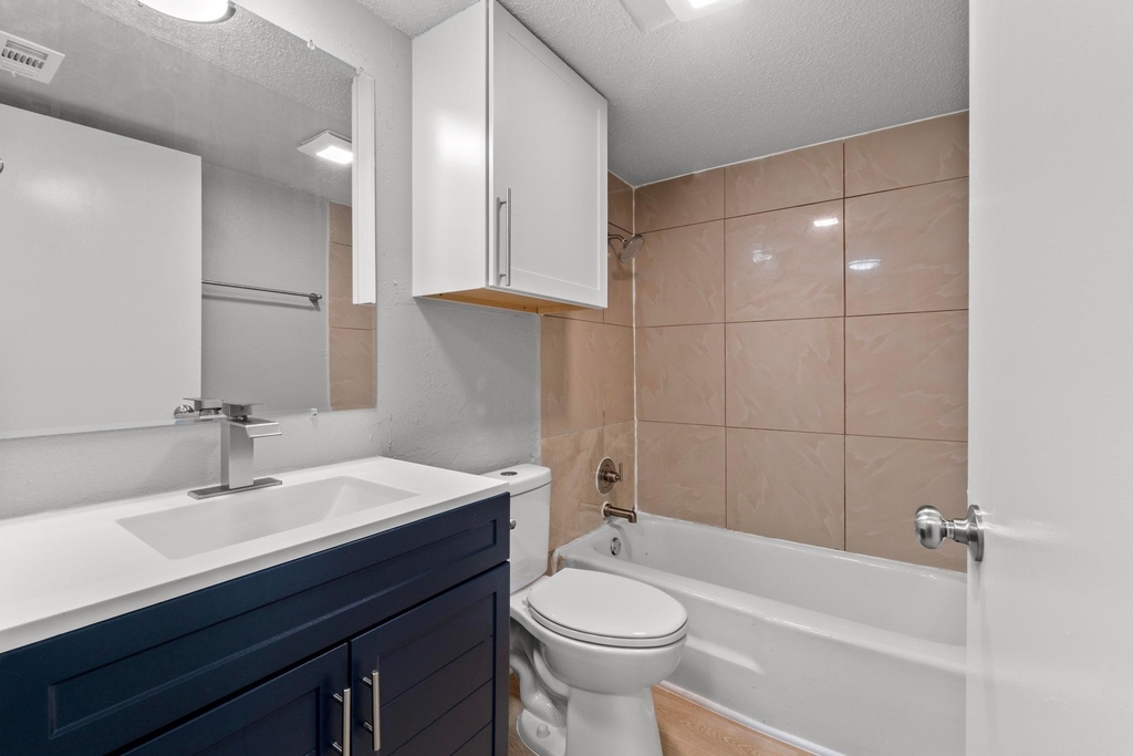 8903 Parkfield Dr - Photo 6
