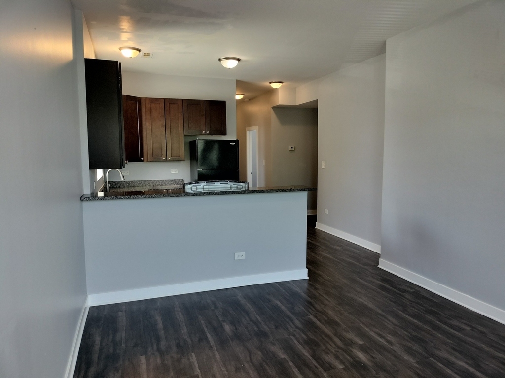 1943 W 48th Street - Photo 18