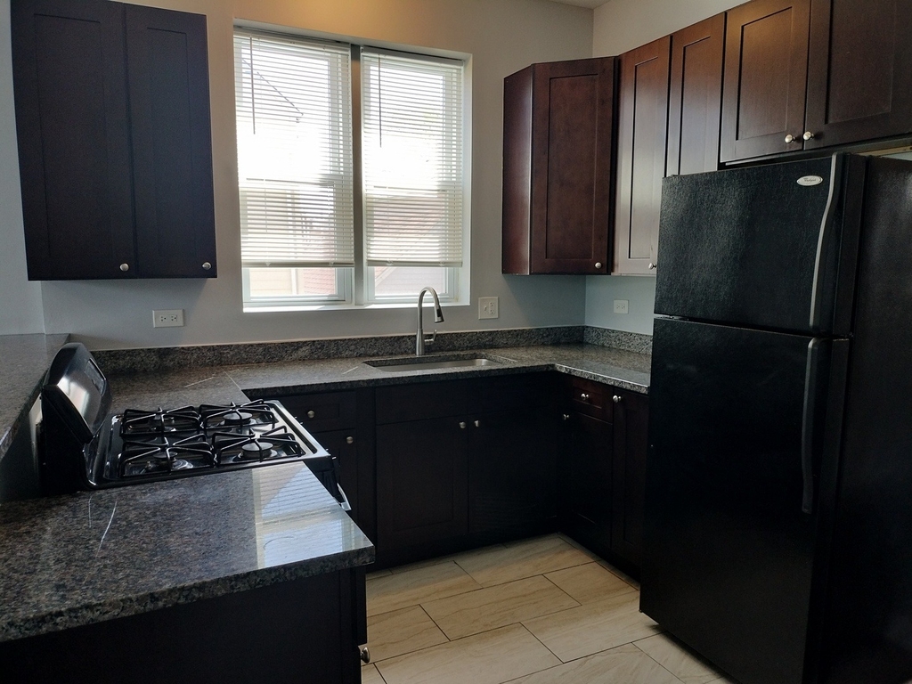 1943 W 48th Street - Photo 8