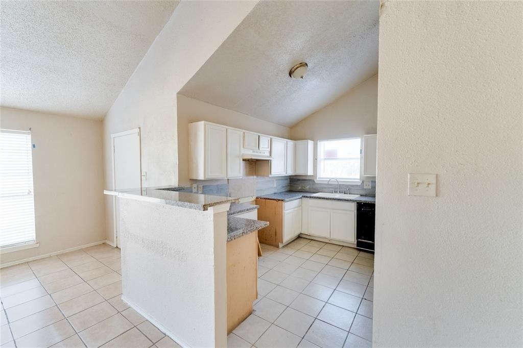 1539 Stevenage - Photo 5