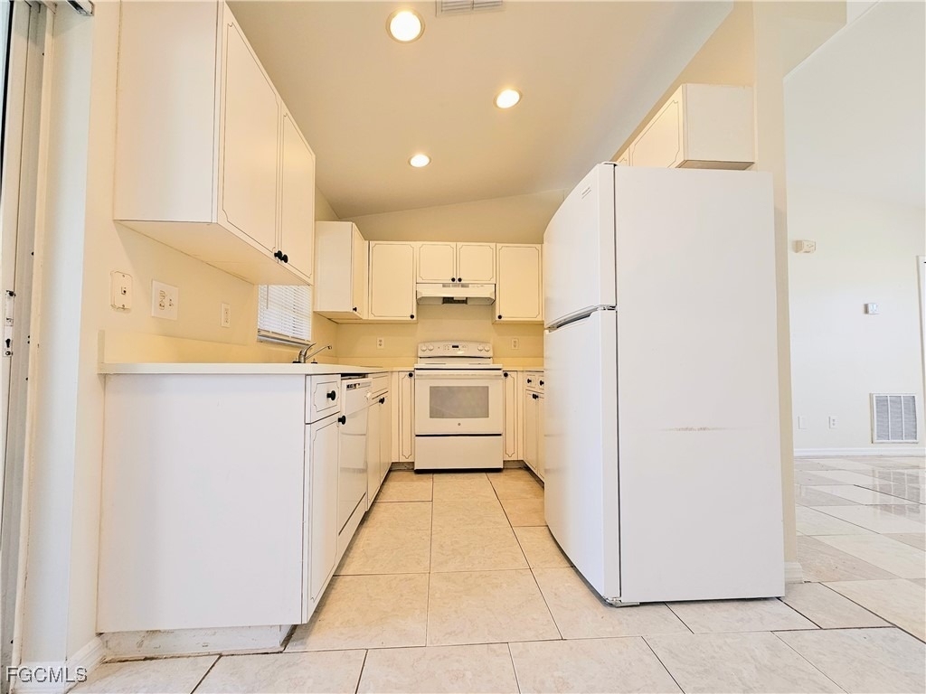 4916 Leonard Boulevard S - Photo 5