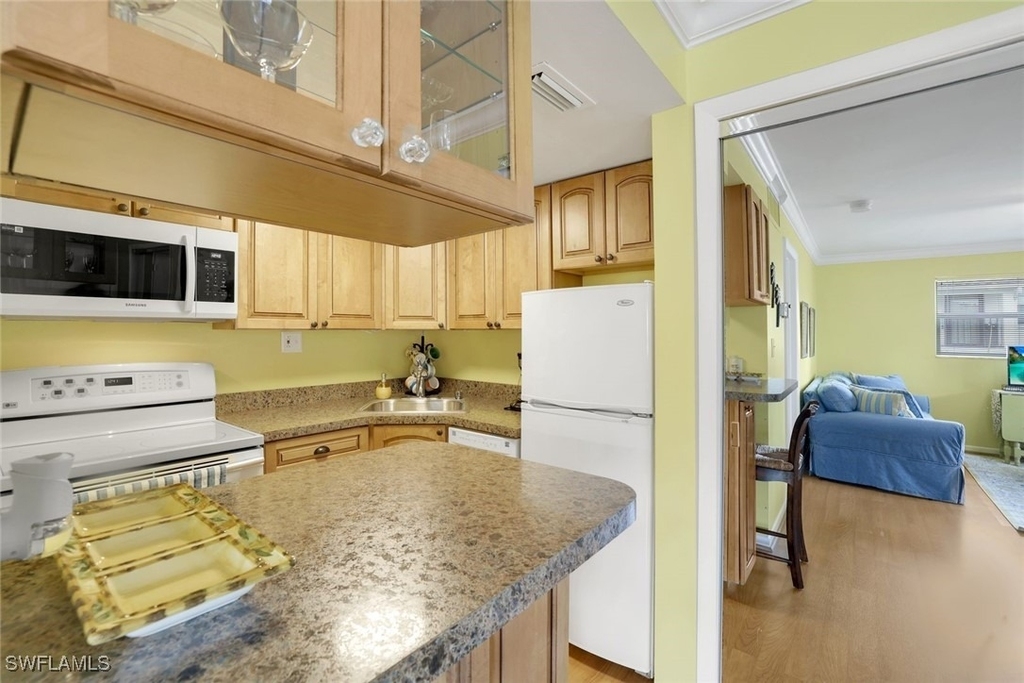 780 10th Avenue S - Photo 9