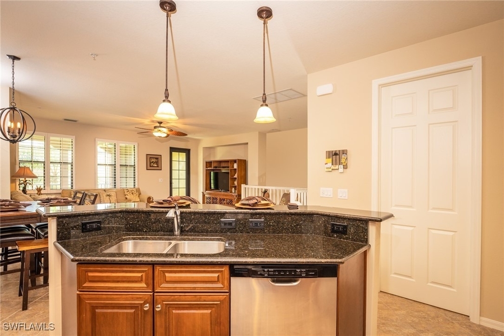 9054 Capistrano Street N - Photo 4