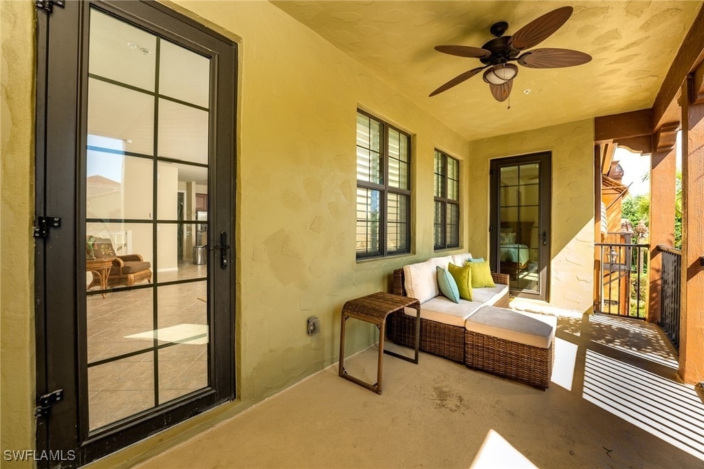 9054 Capistrano Street N - Photo 2