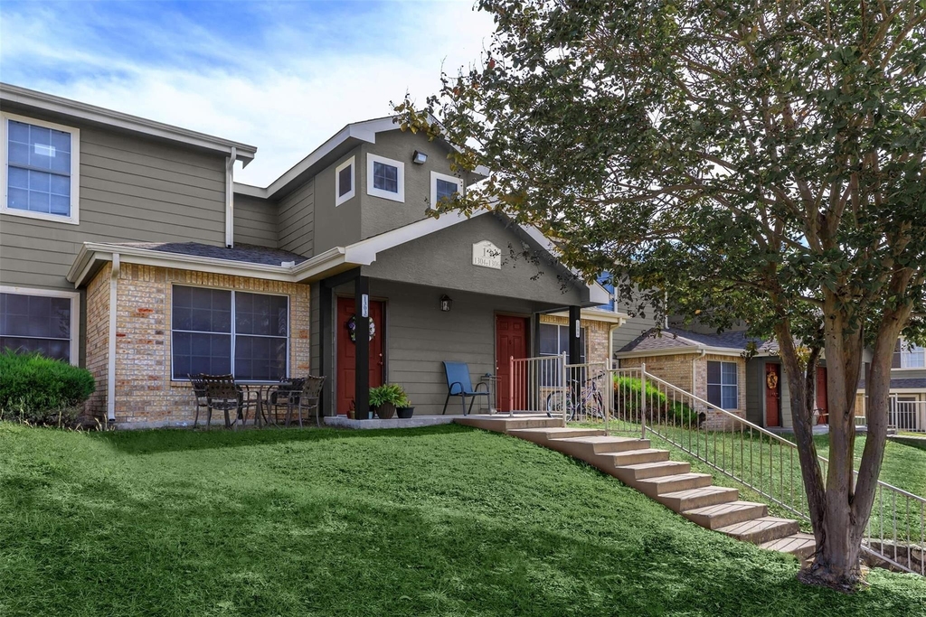 1297 W Loop 1604 N - Photo 2