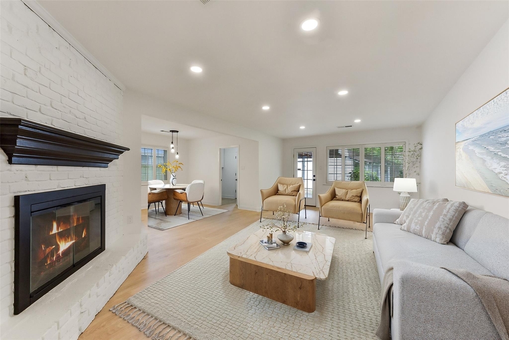 5946 Valkeith Drive - Photo 4