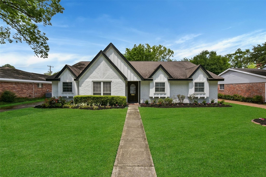 5946 Valkeith Drive - Photo 0