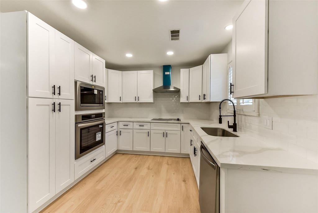 5946 Valkeith Drive - Photo 10