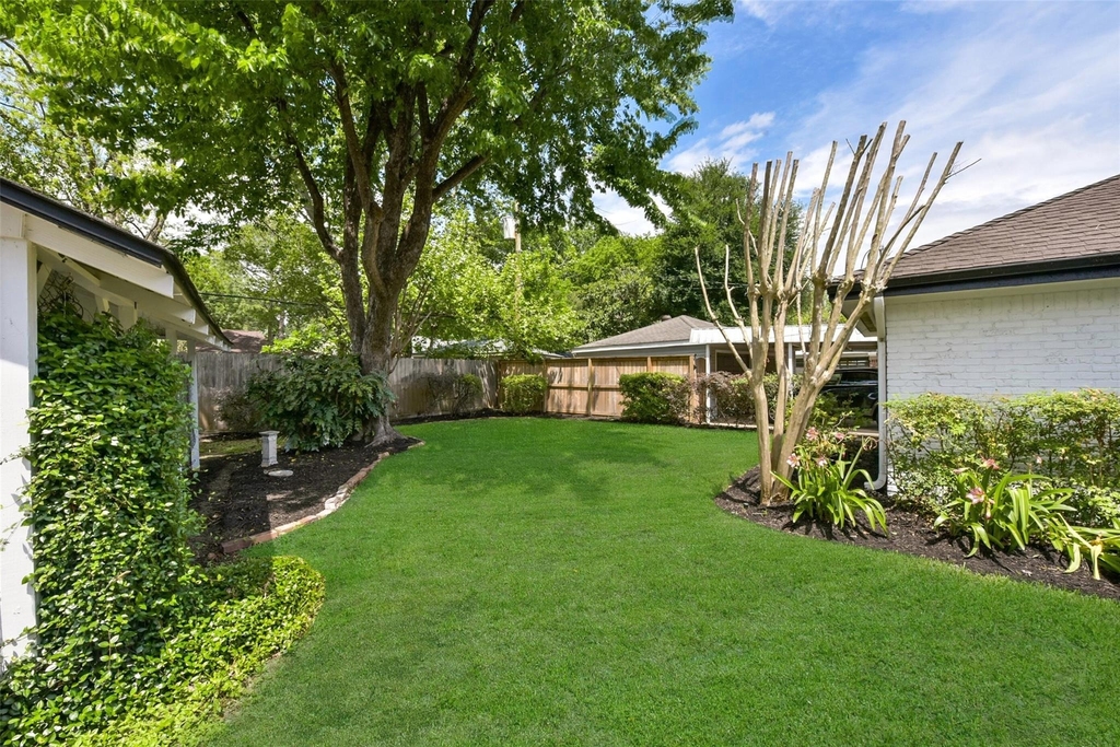5946 Valkeith Drive - Photo 30