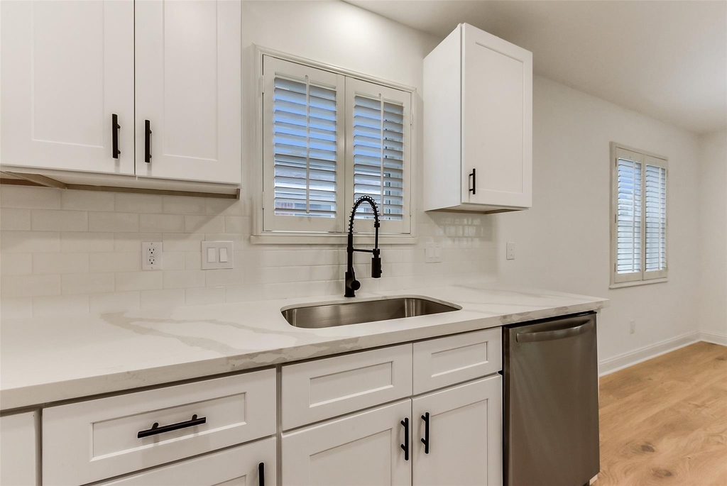 5946 Valkeith Drive - Photo 11