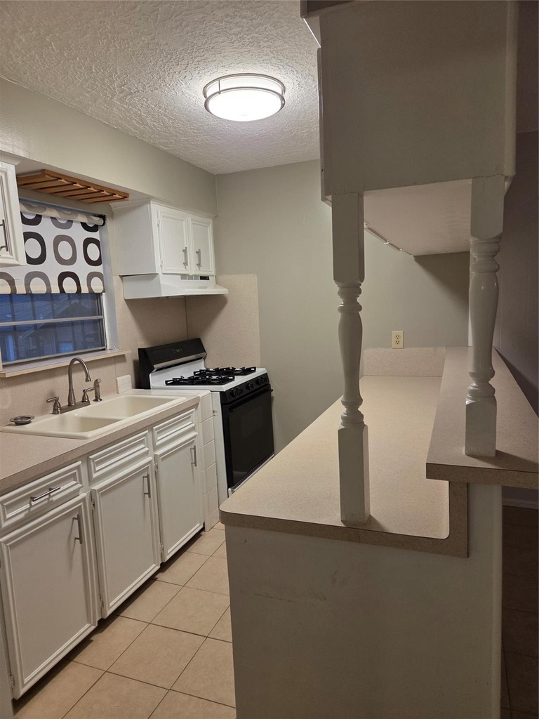 902 1/2 Euclid St Street - Photo 12