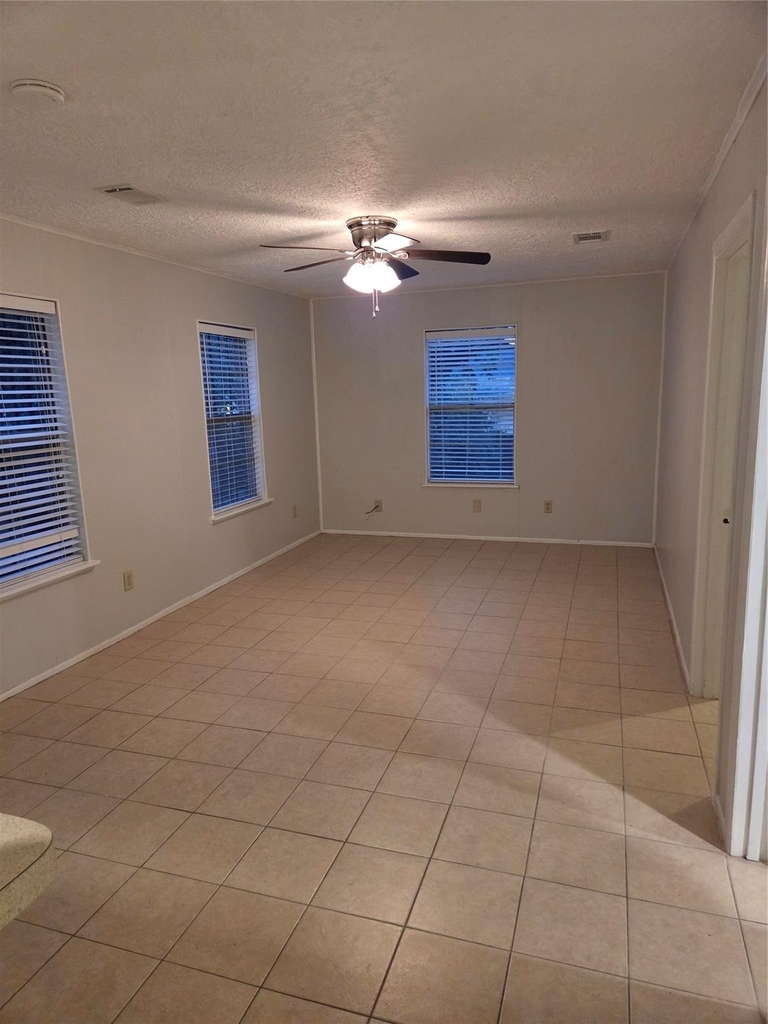 902 1/2 Euclid St Street - Photo 15