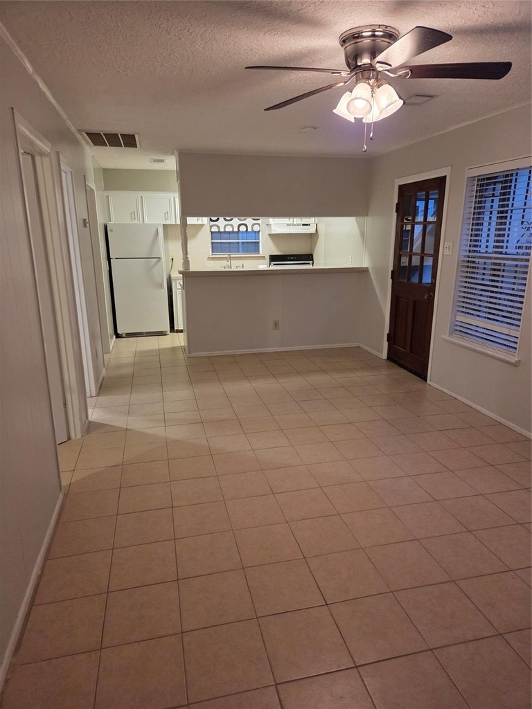 902 1/2 Euclid St Street - Photo 14