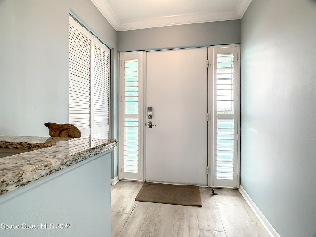 1700 Commodore Boulevard - Photo 2