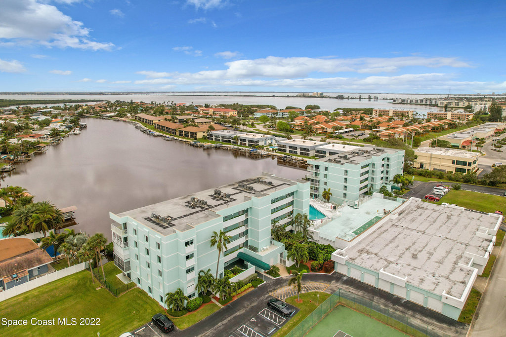 1700 Commodore Boulevard - Photo 0