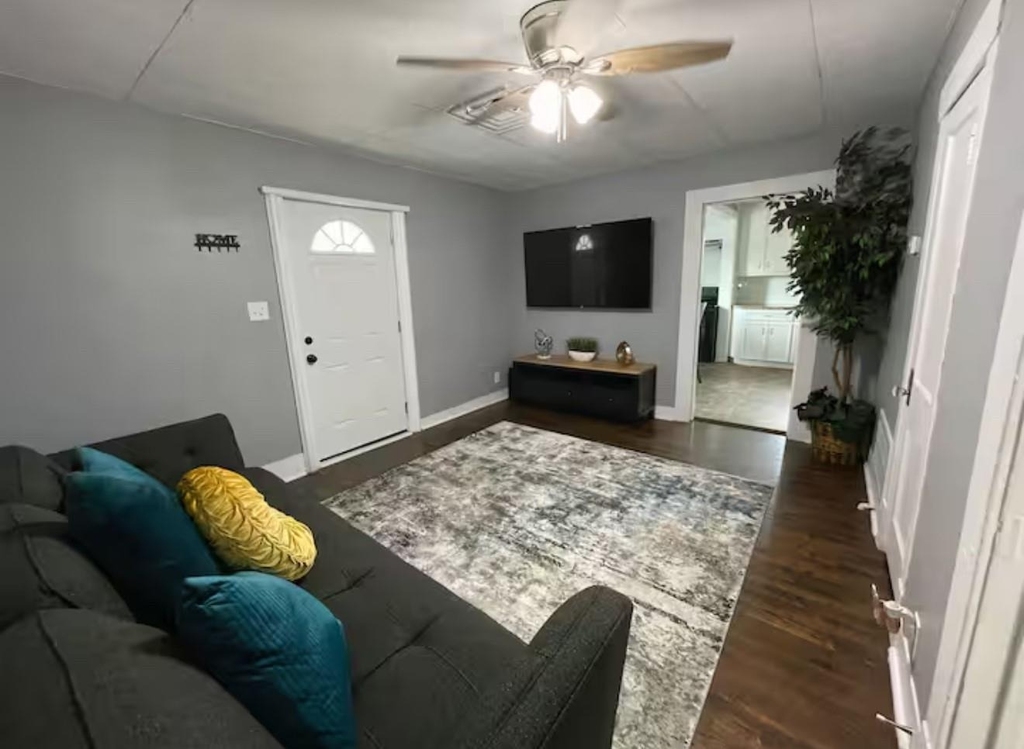 4201 Irvington Boulevard - Photo 3