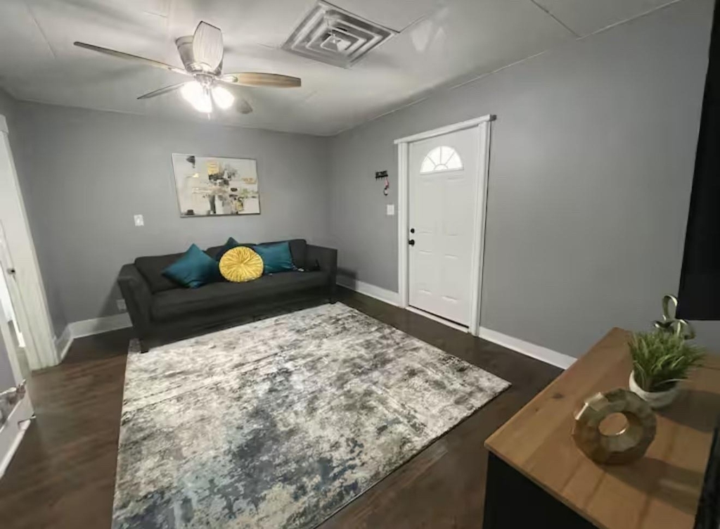 4201 Irvington Boulevard - Photo 2
