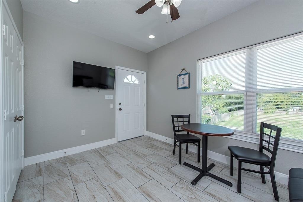 203 6th St - Photo 25