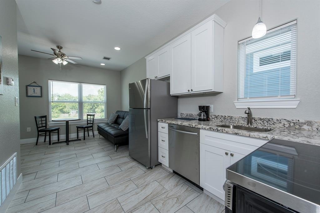 203 6th St - Photo 30