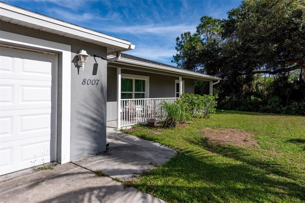 8007 Royal Court - Photo 3