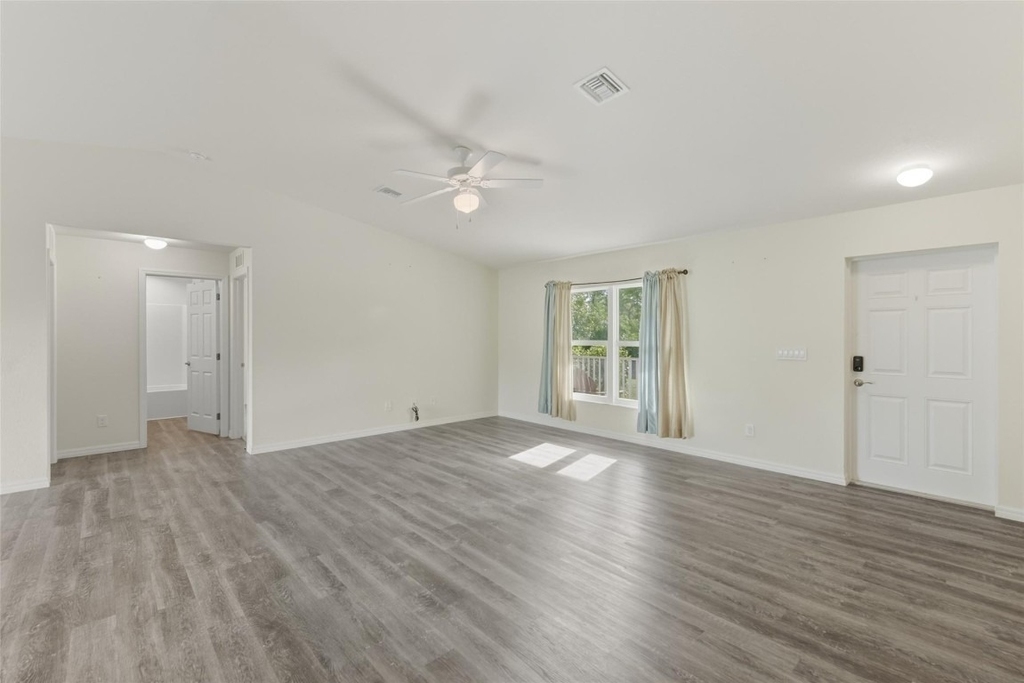 8007 Royal Court - Photo 7