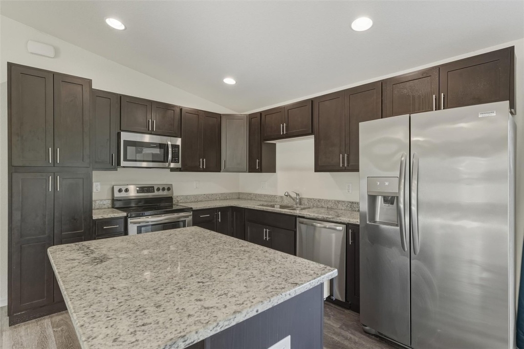 8007 Royal Court - Photo 10
