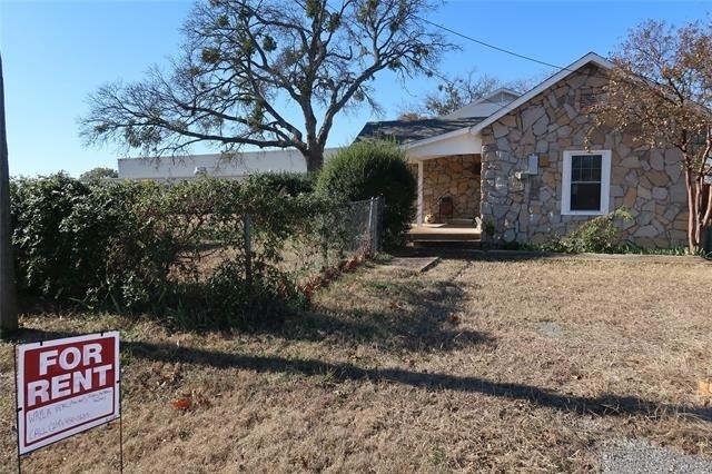 406 Denny Street - Photo 1