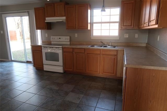 406 Denny Street - Photo 4